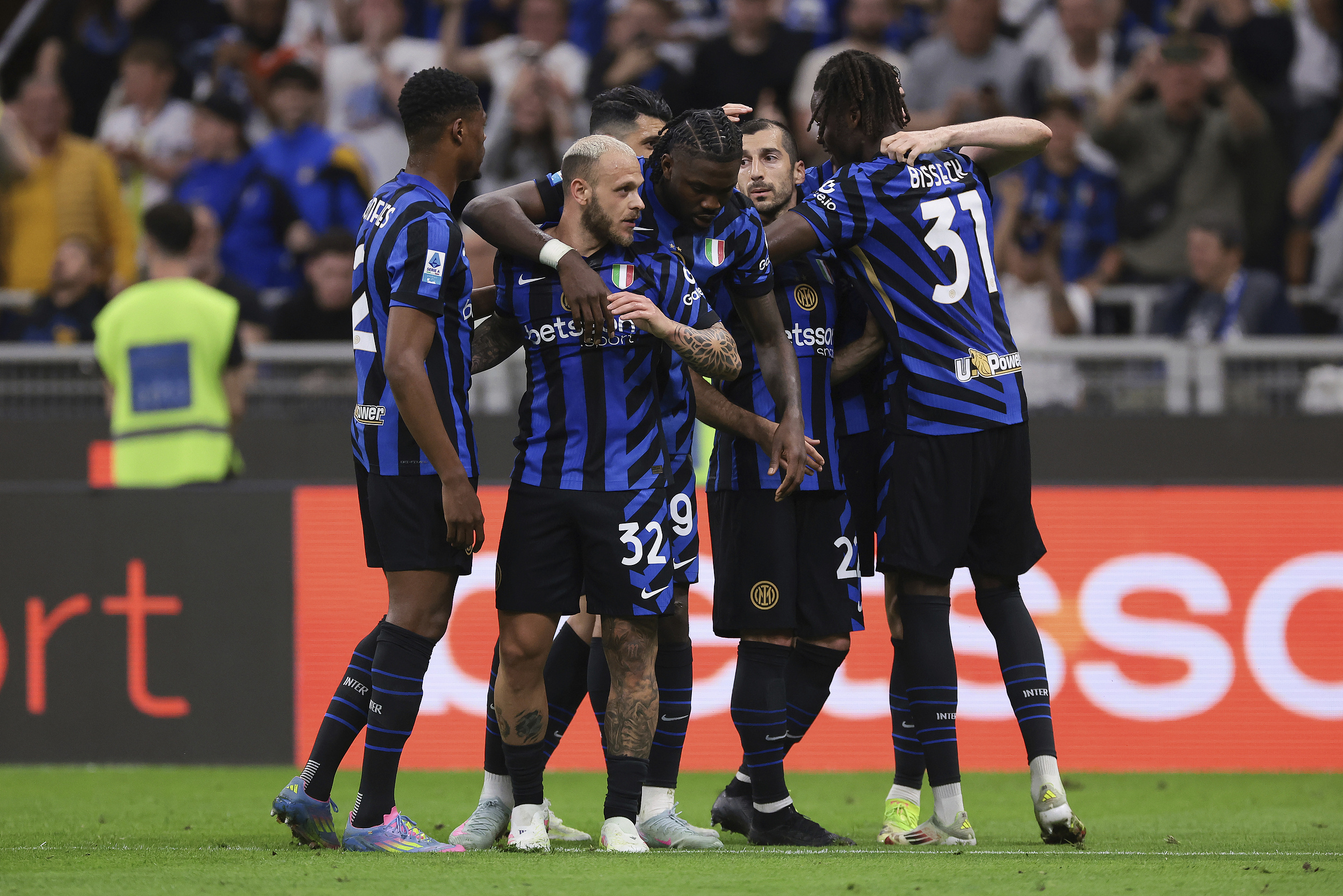 包含转会期巴塞罗那备战意甲；战术微调细节曝光；赛场秩序良好；年轻球员得到机会的词条-乐鱼官网